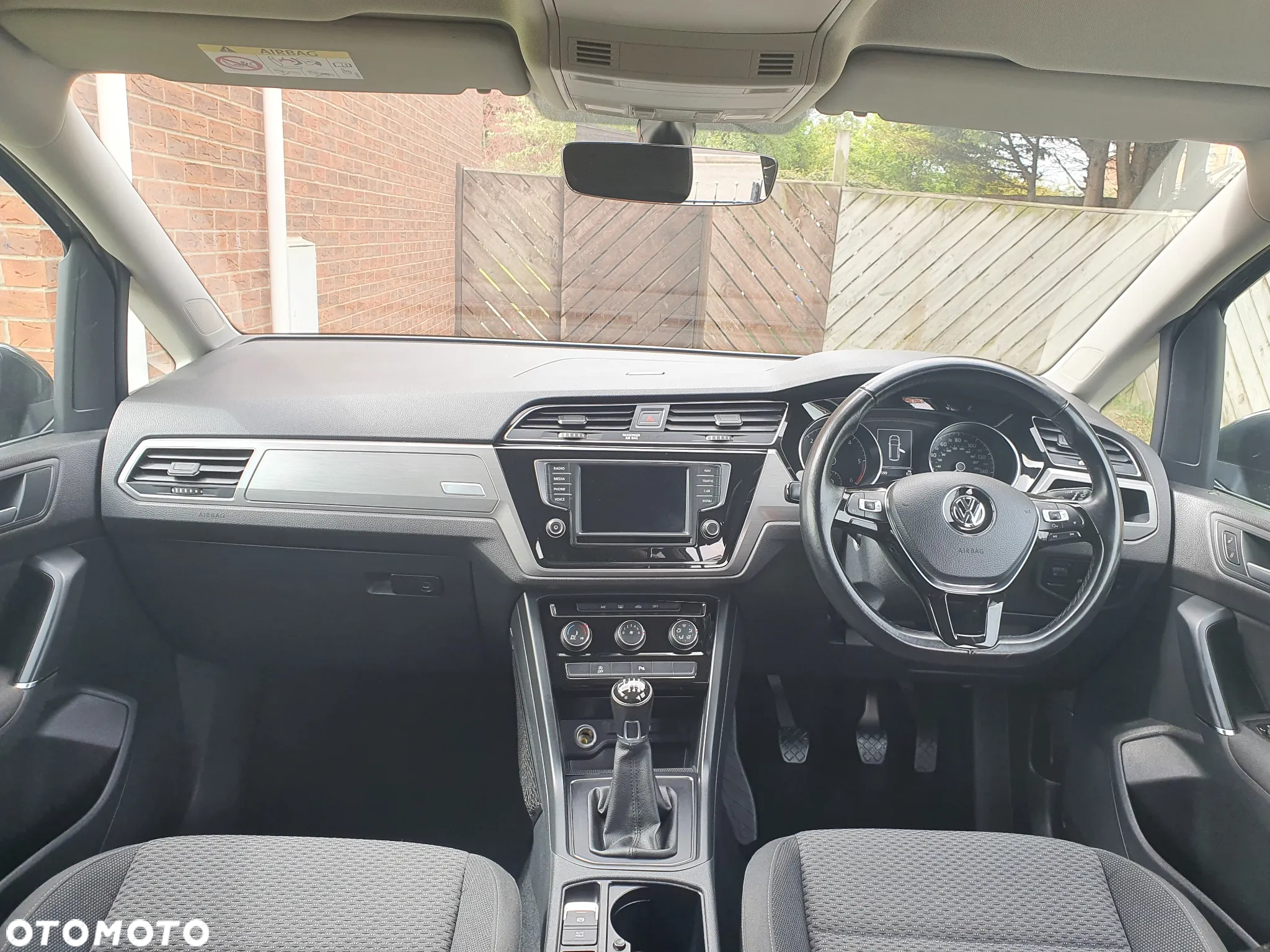 Volkswagen Touran - 23