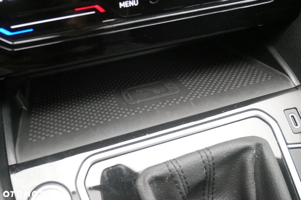 Volkswagen Passat Variant 2.0 TSI Business DSG - 22