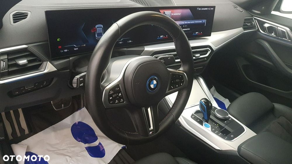 BMW i4 - 10