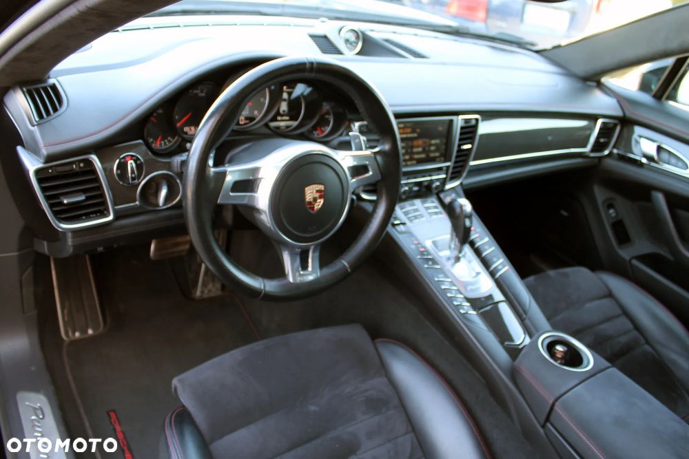 Porsche Panamera GTS - 10