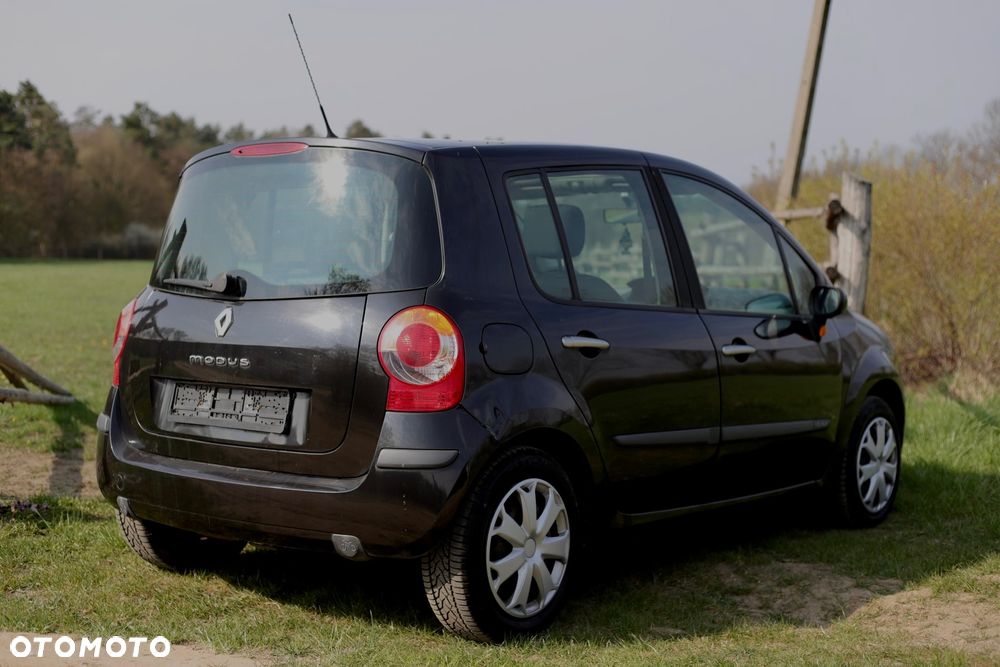 Renault Modus 1.6 16V Cite - 12