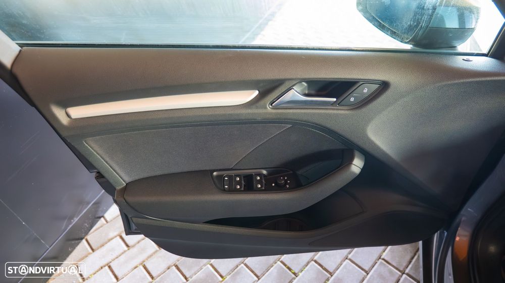 Audi A3 Sportback 1.6 TDI Design - 11