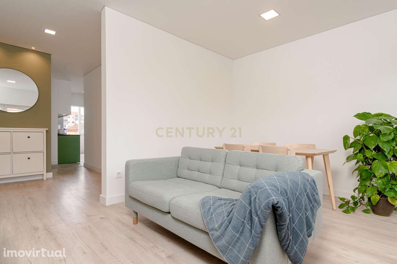 Apartamento T2 Mobilado no Centro de Almada – Excelente Localização - Grande imagem: 4/32