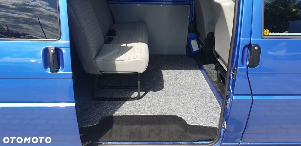 Volkswagen Transporter - 11