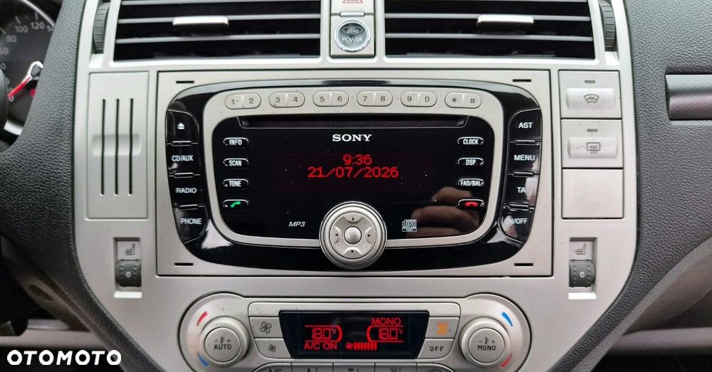Ford Kuga - 32