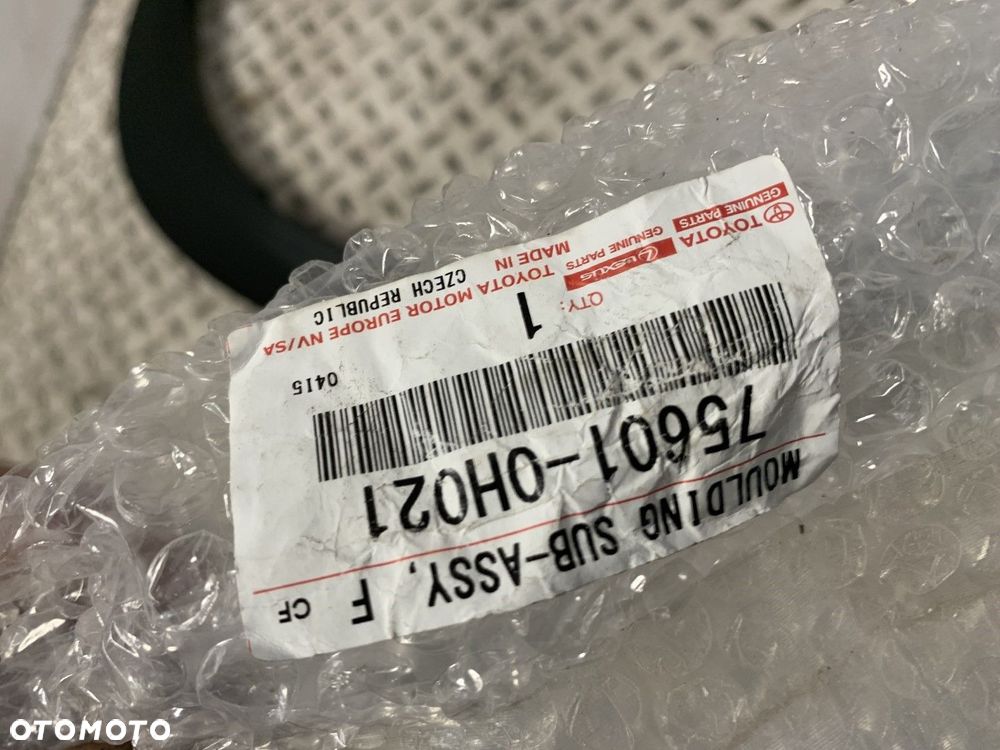 NOWA ORYGINALNA LISTWA BŁOTNIKA PRAWY PRZÓD PRAWA PRZEDNIA TOYOTA AYGO X 22-26 75611-0H011 - 7