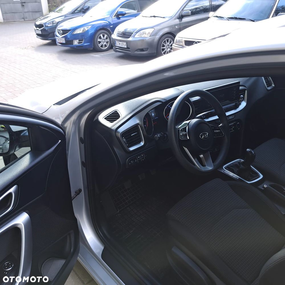 Kia Ceed 1.6 CRDi SCR M - 25