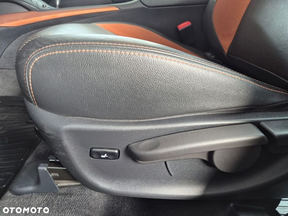 Toyota Avensis 1.8 Premium MS - 13