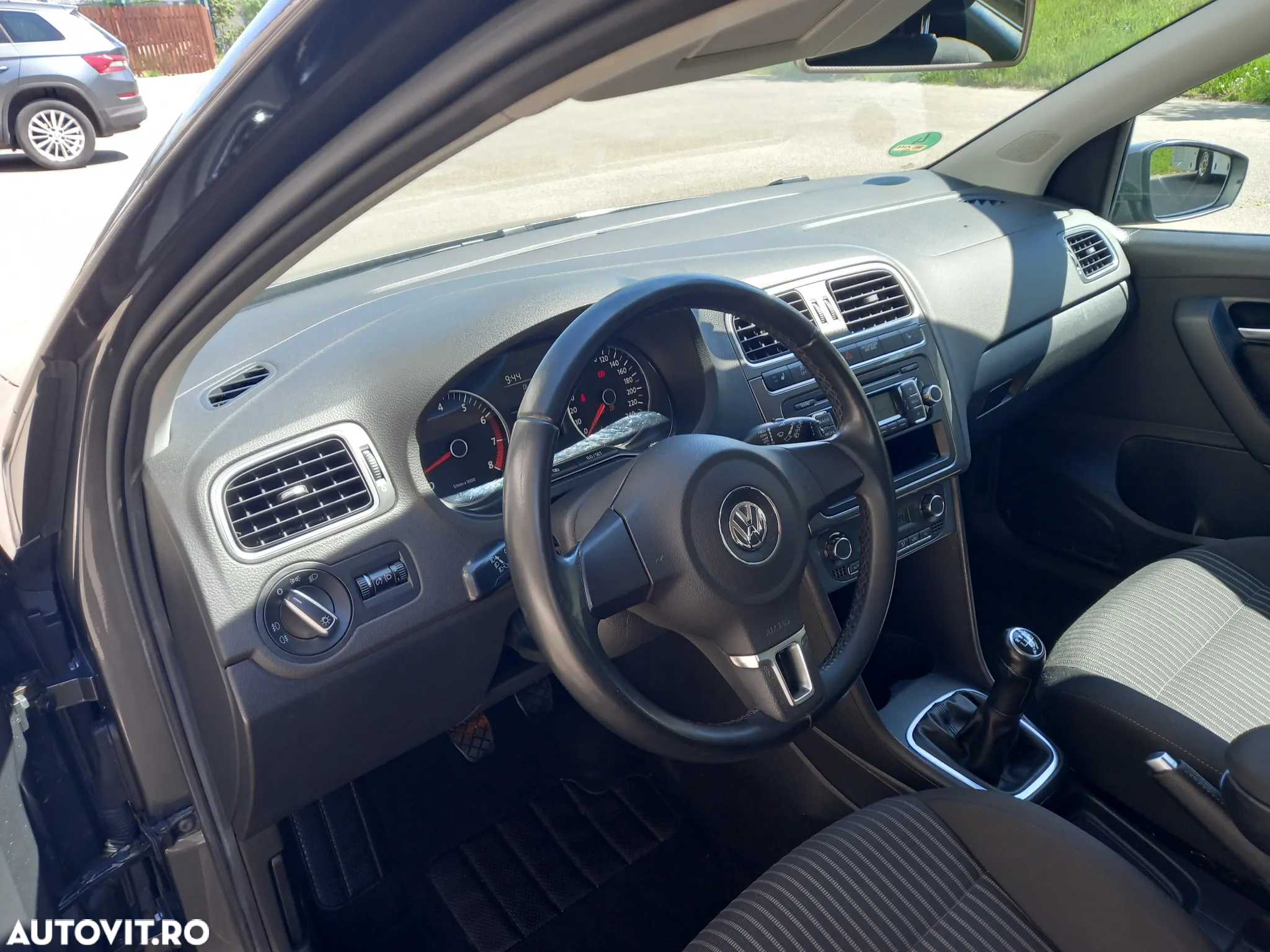 Volkswagen Polo - 10