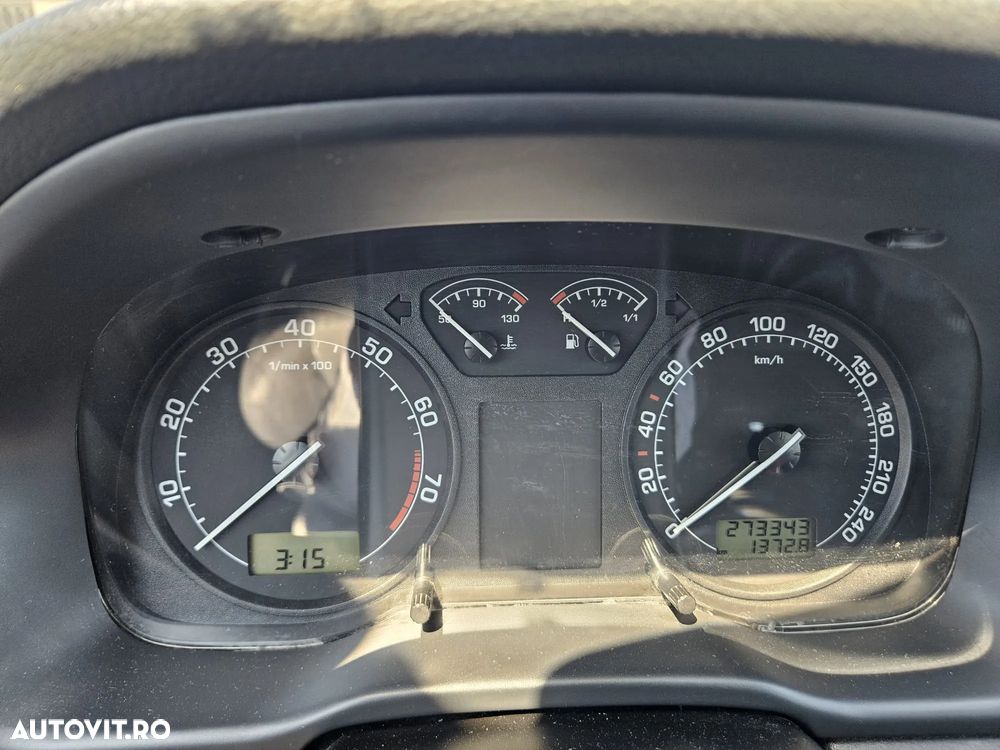 Skoda Octavia Tour 1.6 - 12
