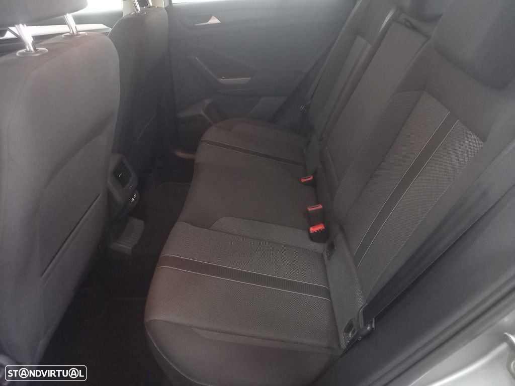 VW T-Roc 1.0 TSI Urban - 13