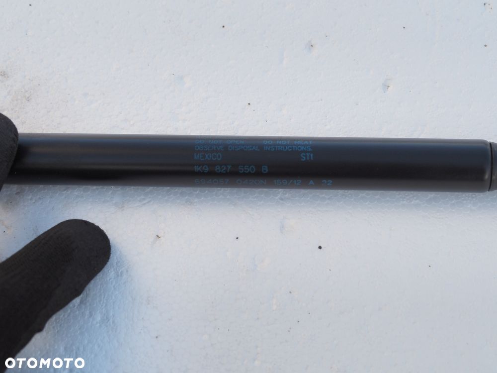 Siłownik klapy VW 1K9827550B - 2