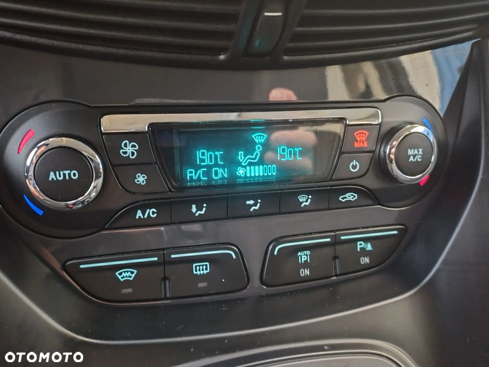 Ford Kuga 2.0 TDCi 4x4 Individual - 24