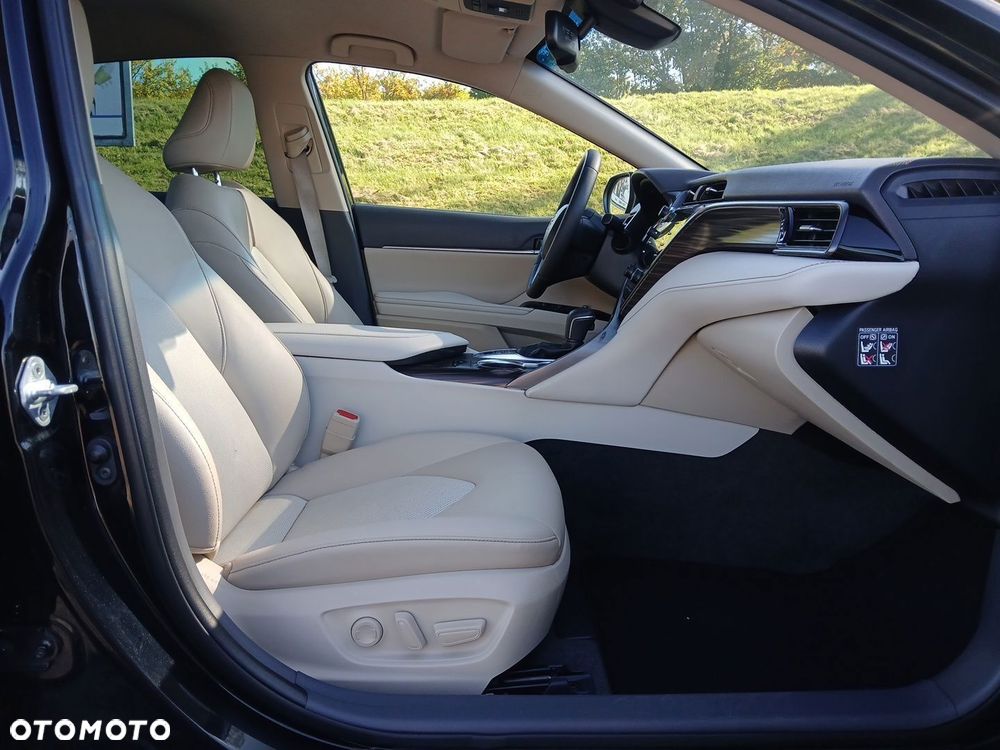 Toyota Camry 2.5 Hybrid Executive CVT - 13