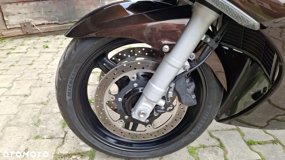 Yamaha FJR - 17