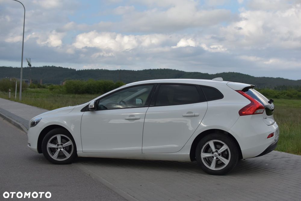 Volvo V40 D2 Momentum - 3