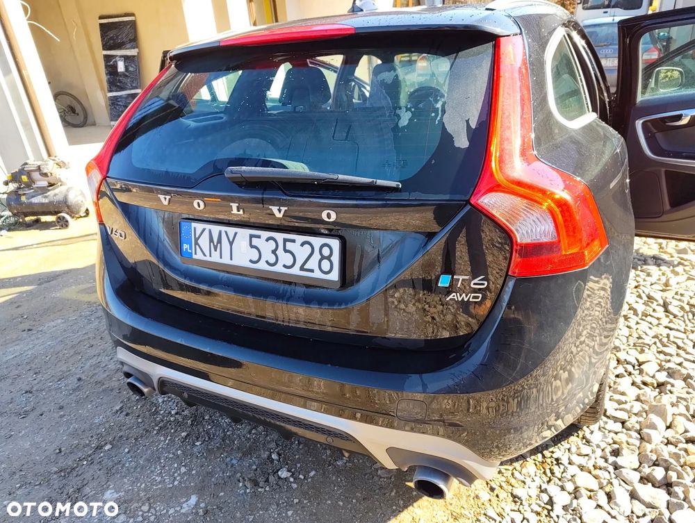 Volvo V60 T6 AWD R-Design - 3