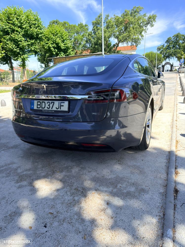 Tesla Model S - 2