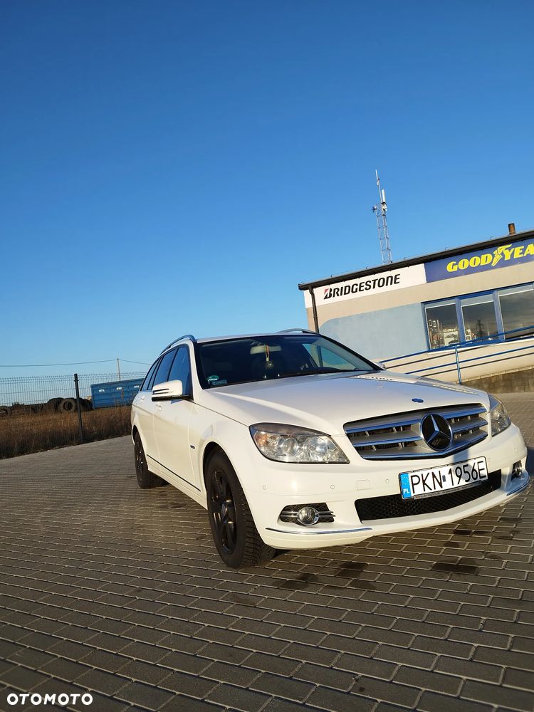 Mercedes-Benz Klasa C 180 CGI Automatik BlueEFFICIENCY Avantgarde - 3