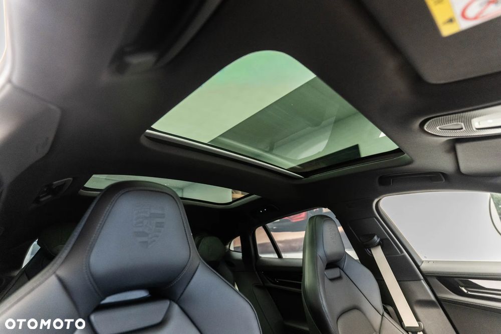 Porsche Panamera 4 E-Hybrid PHEV - 33