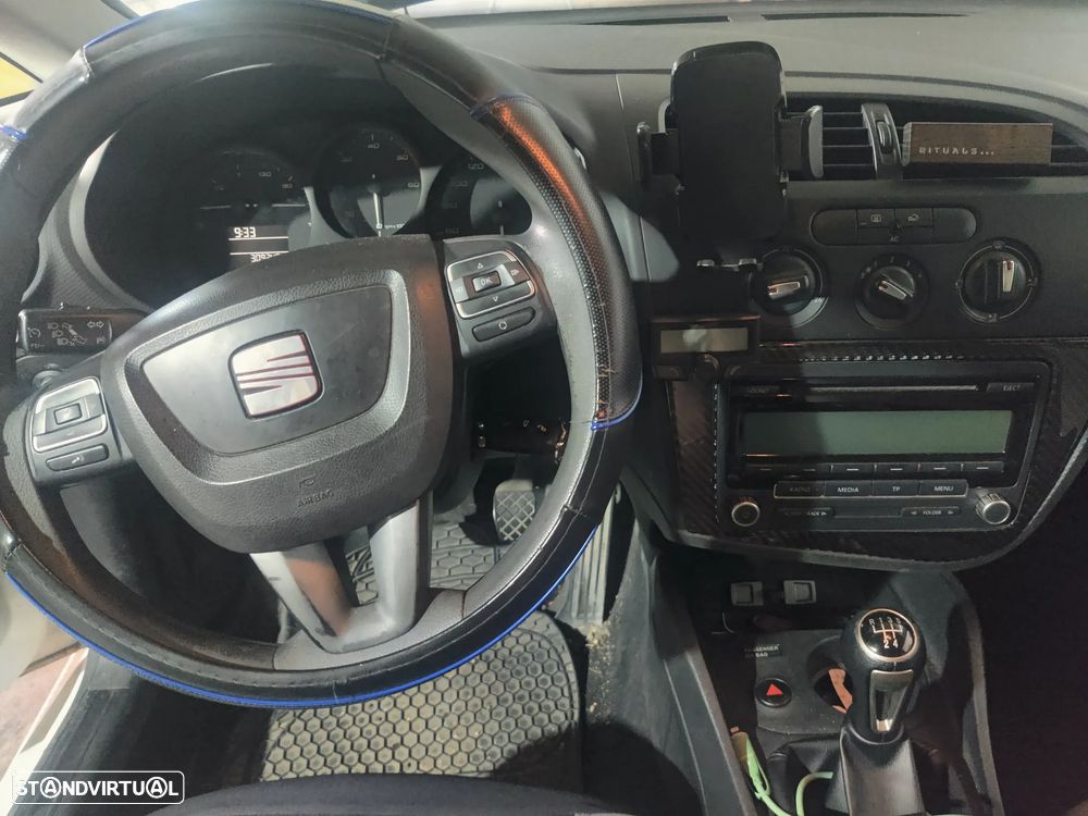 SEAT Leon 1.6 TDI DPF Ecomotive Sport - 8