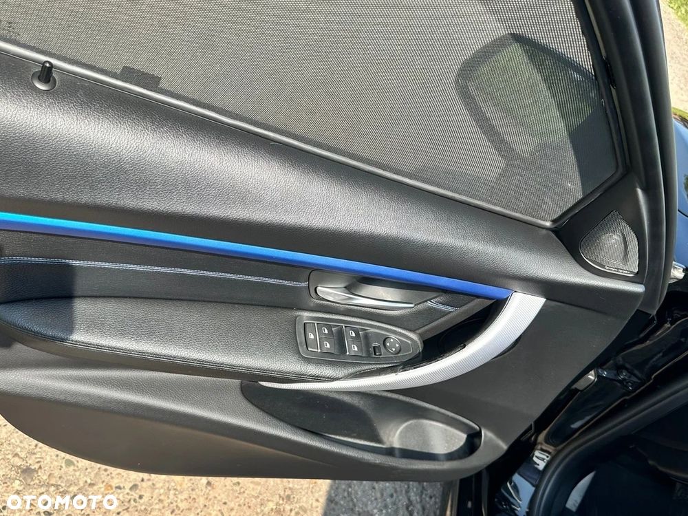 BMW Seria 3 330i xDrive Edition M Sport Shadow - 12