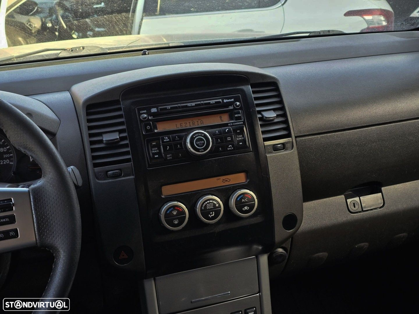 Nissan Navara 2.5 dCi CD SE Eastpak 4WD - 16