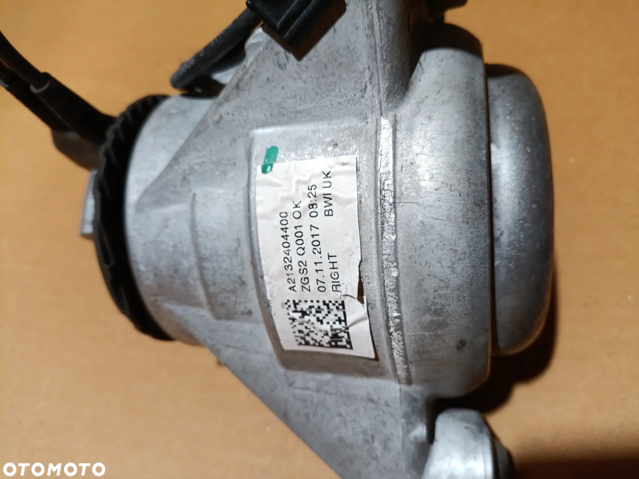 Poduszka Łożyskowanie Silnika prawa Mercedes Benz W213 E63 AMG A2132404400 - 8