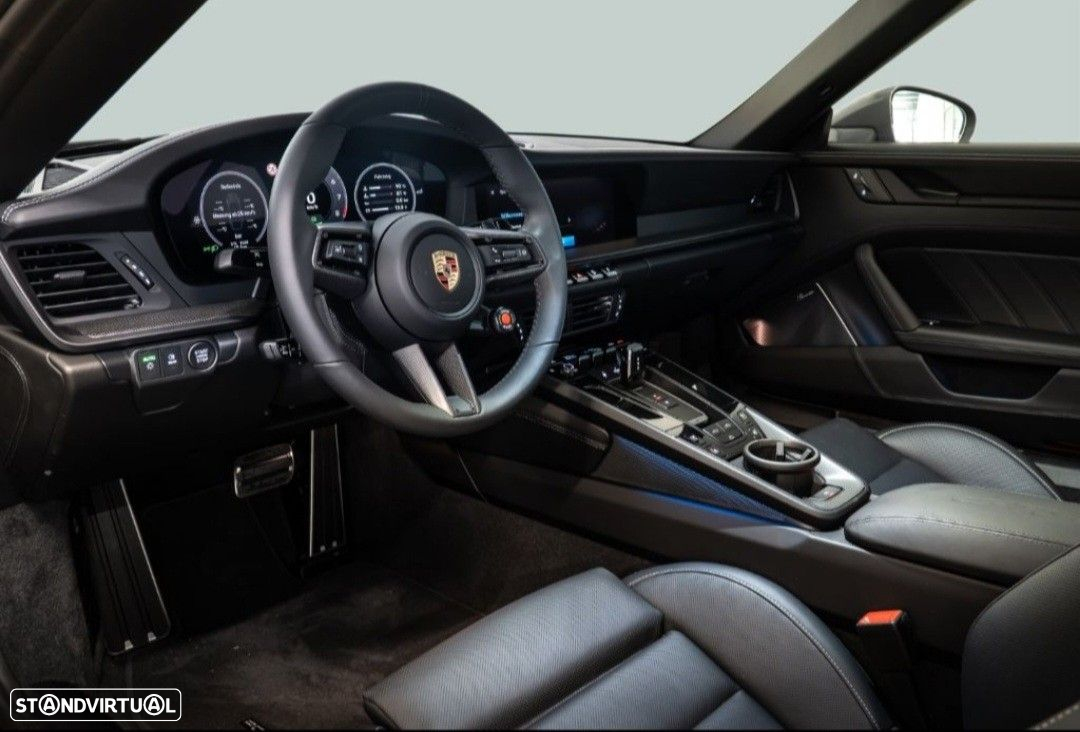 Porsche 911 (992) Carrera 4 GTS - 18