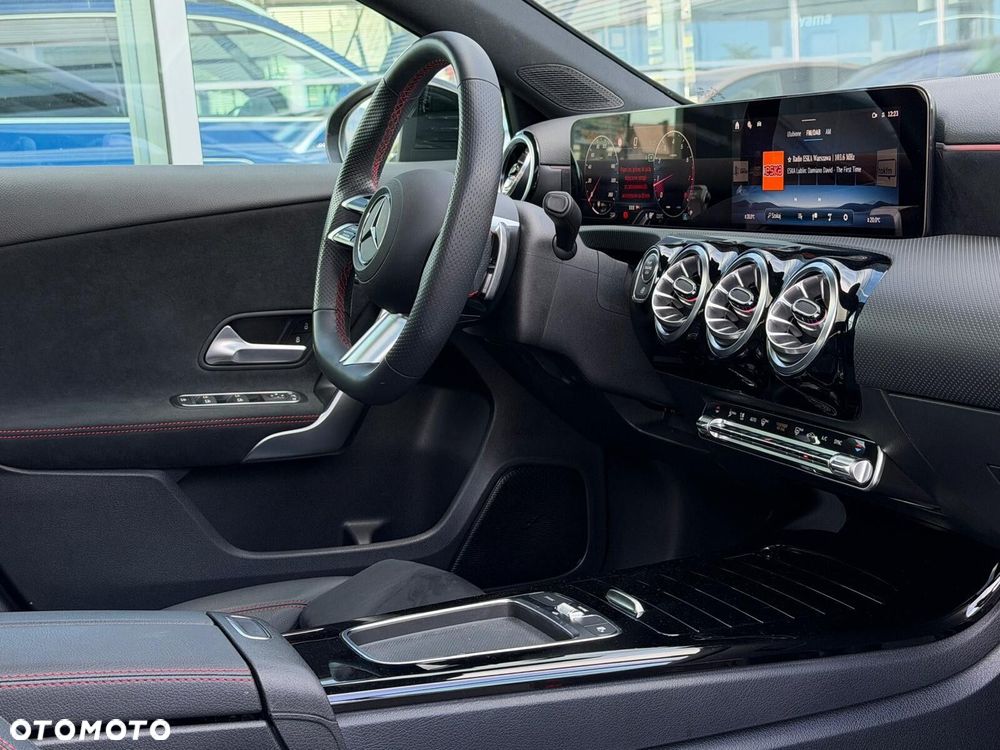 Mercedes-Benz Klasa A 200 AMG Line 7G-DCT - 23