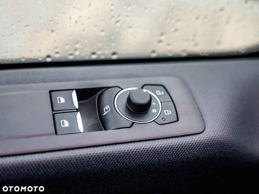 Ford Tourneo Custom - 18