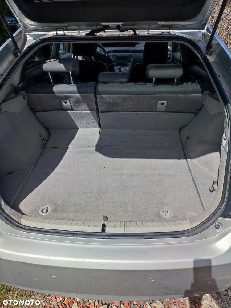 Toyota Prius 1.8 HSD Prestige - 6
