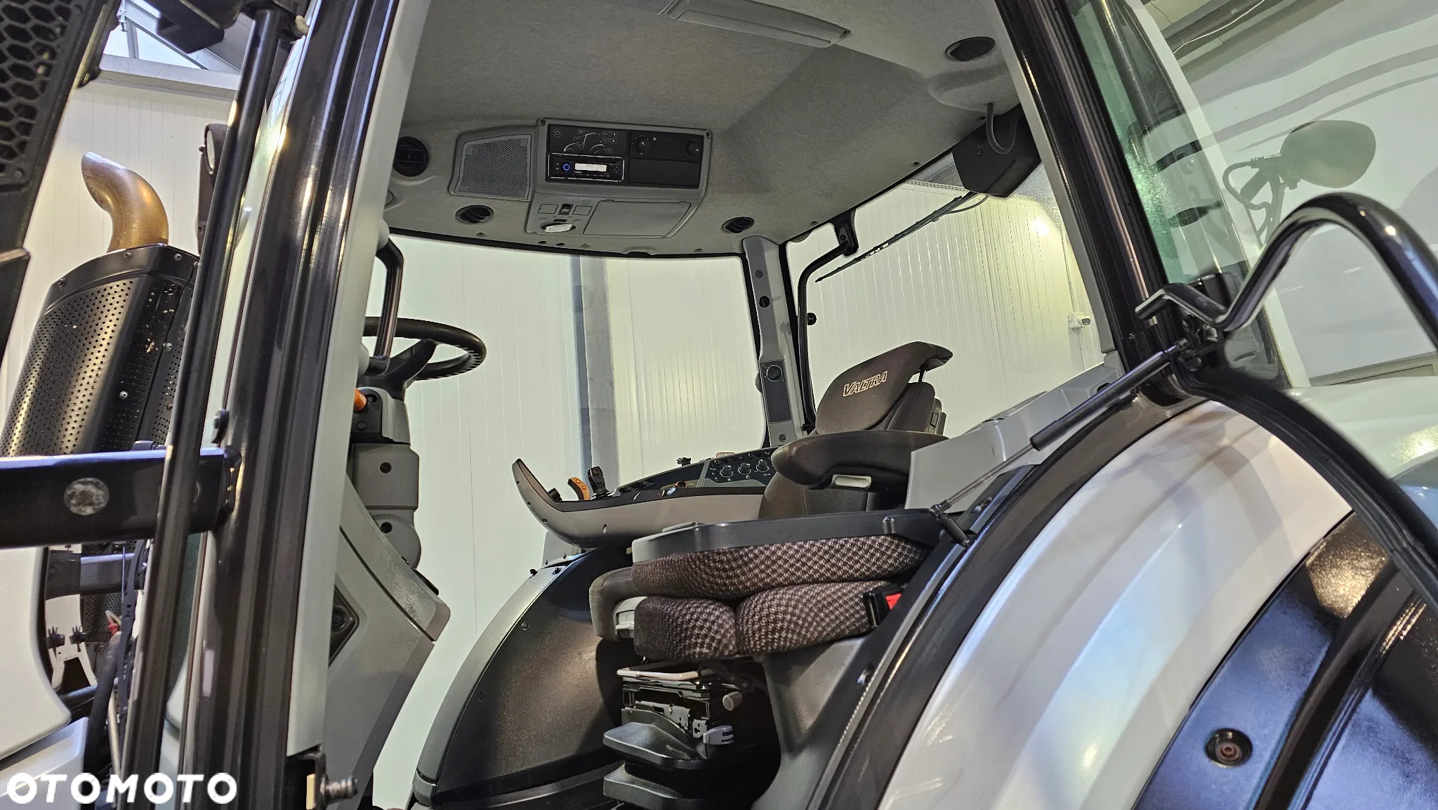 Valtra T 154 Active Biała Perła T174 Versu pod GPS N154 Versu - 4