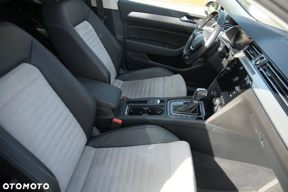 Volkswagen Passat 2.0 TDI BMT SCR 4Mot Highline DSG7 - 17