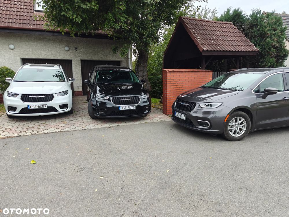 Chrysler Pacifica - 14