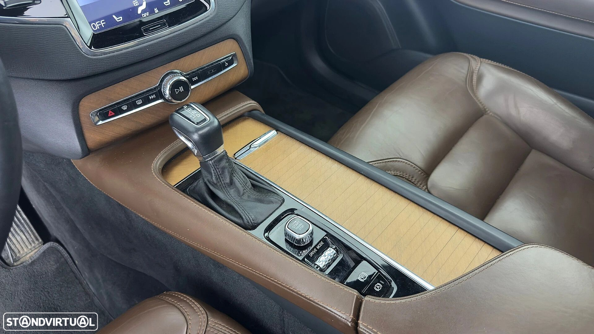 Volvo XC 90 2.0 D4 Inscription - 42