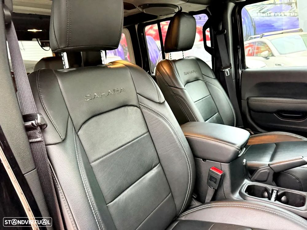 Jeep Wrangler Unlimited - 28