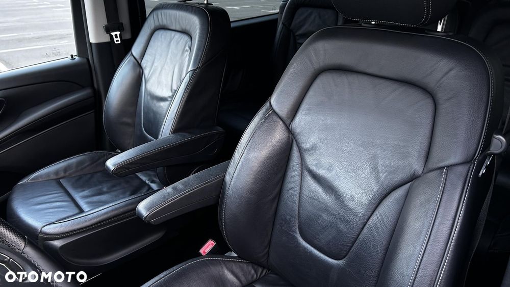 Mercedes-Benz Klasa V - 12