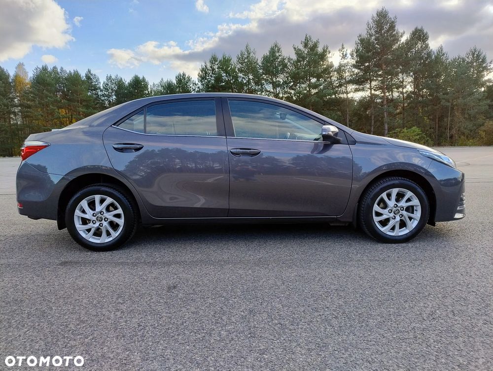 Toyota Corolla 1.6 Comfort - 17