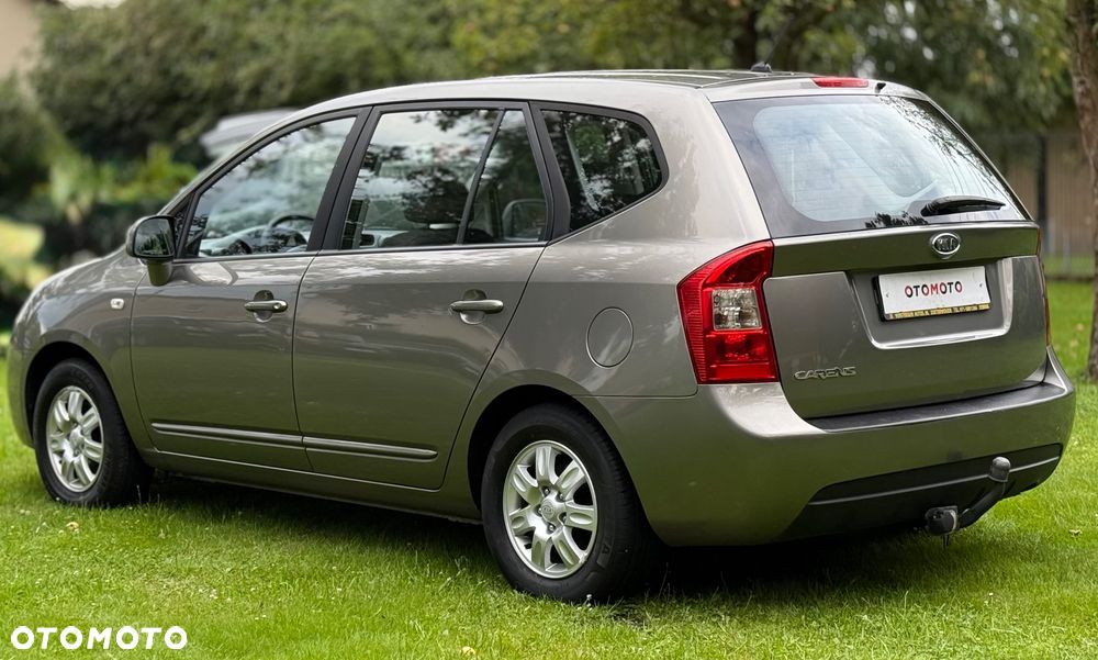 Kia Carens - 12