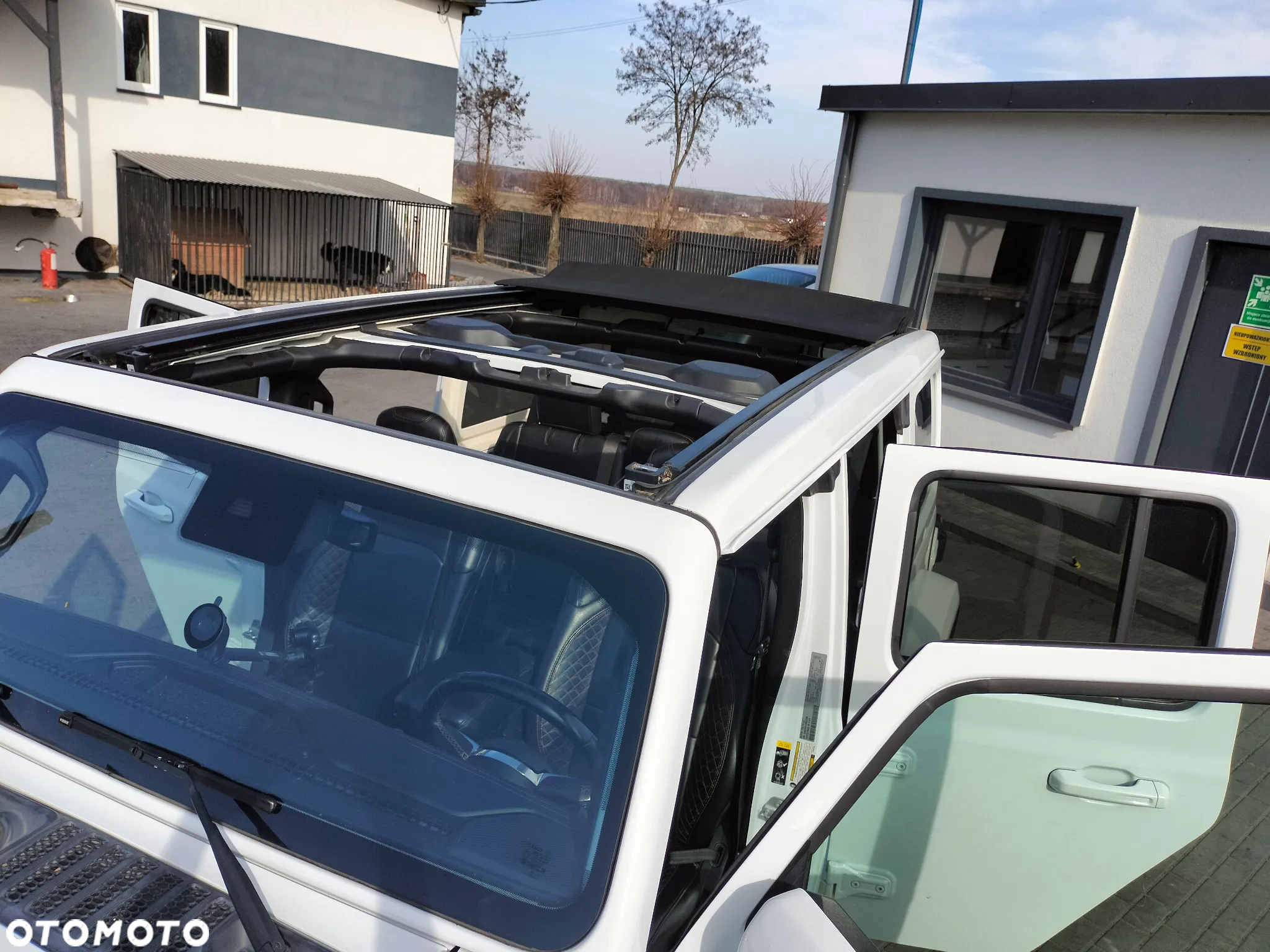Jeep Wrangler - 16