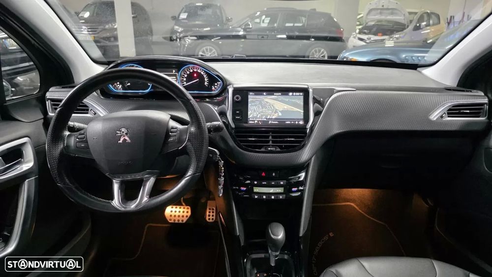 Peugeot 2008 PureTech 110 Stop&Start EAT6 Crossway - 17