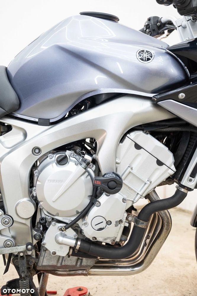 Yamaha FZ6 - 13