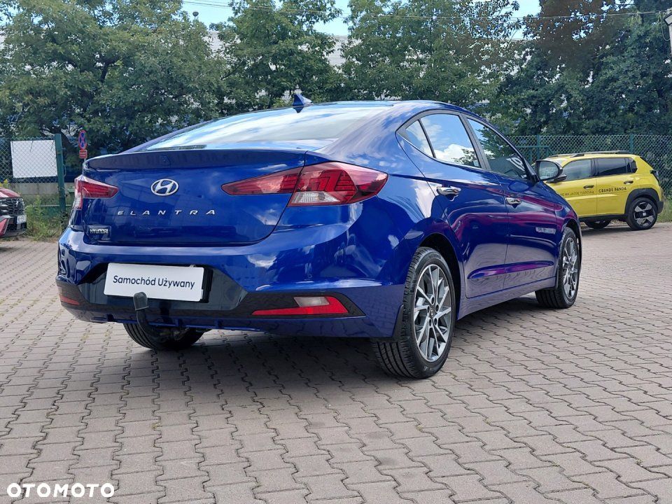 Hyundai Elantra - 5