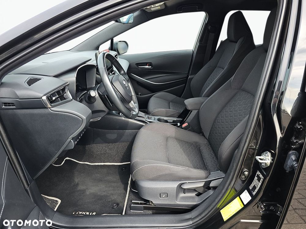 Toyota Corolla - 13