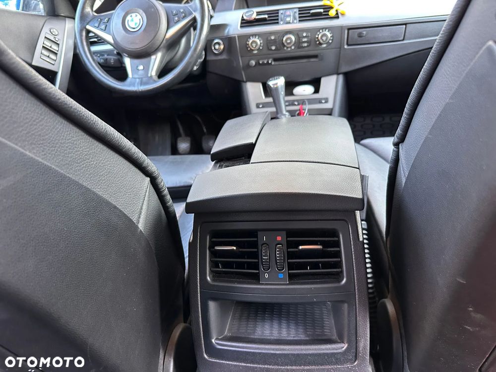BMW Seria 5 525i - 2