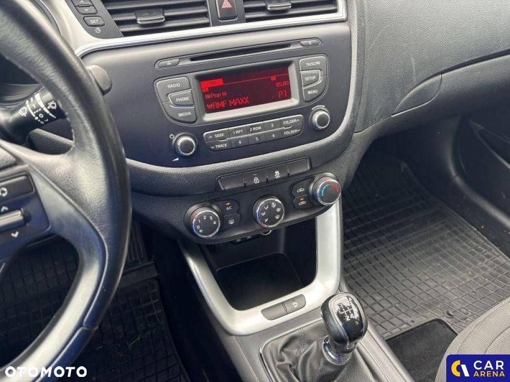 Kia Ceed - 16
