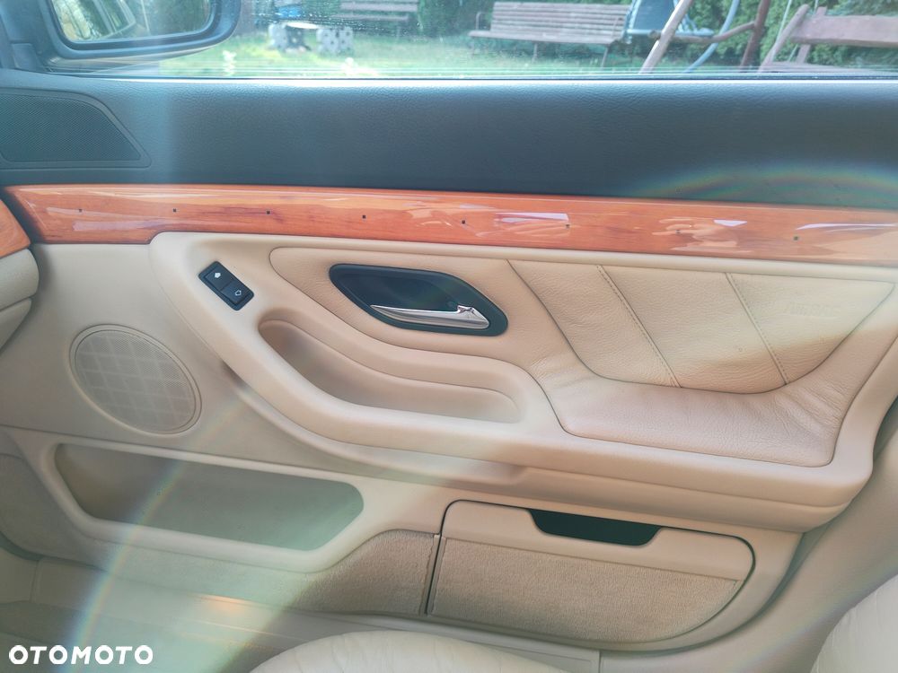 BMW Seria 7 740d - 26
