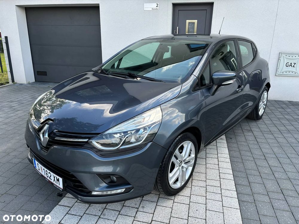 Renault Clio 1.2 16V 75 Life - 10