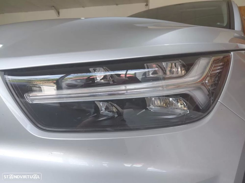 Volvo XC 40 1.5 T3 Momentum Tech Edition - 9